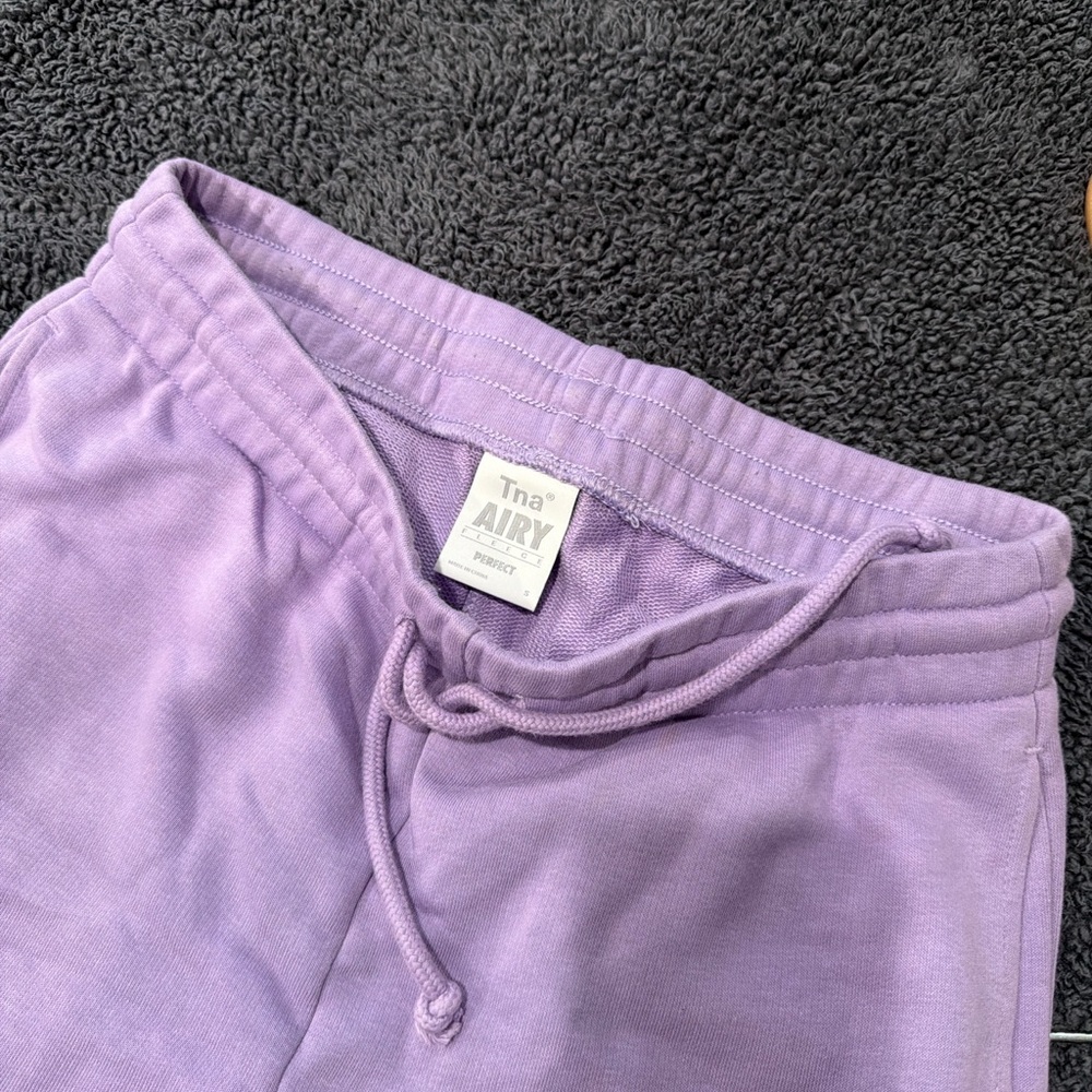 Aritzia TNA Airy Fleece Perfect Joggers Lilac Purple Size Small Sweatpants